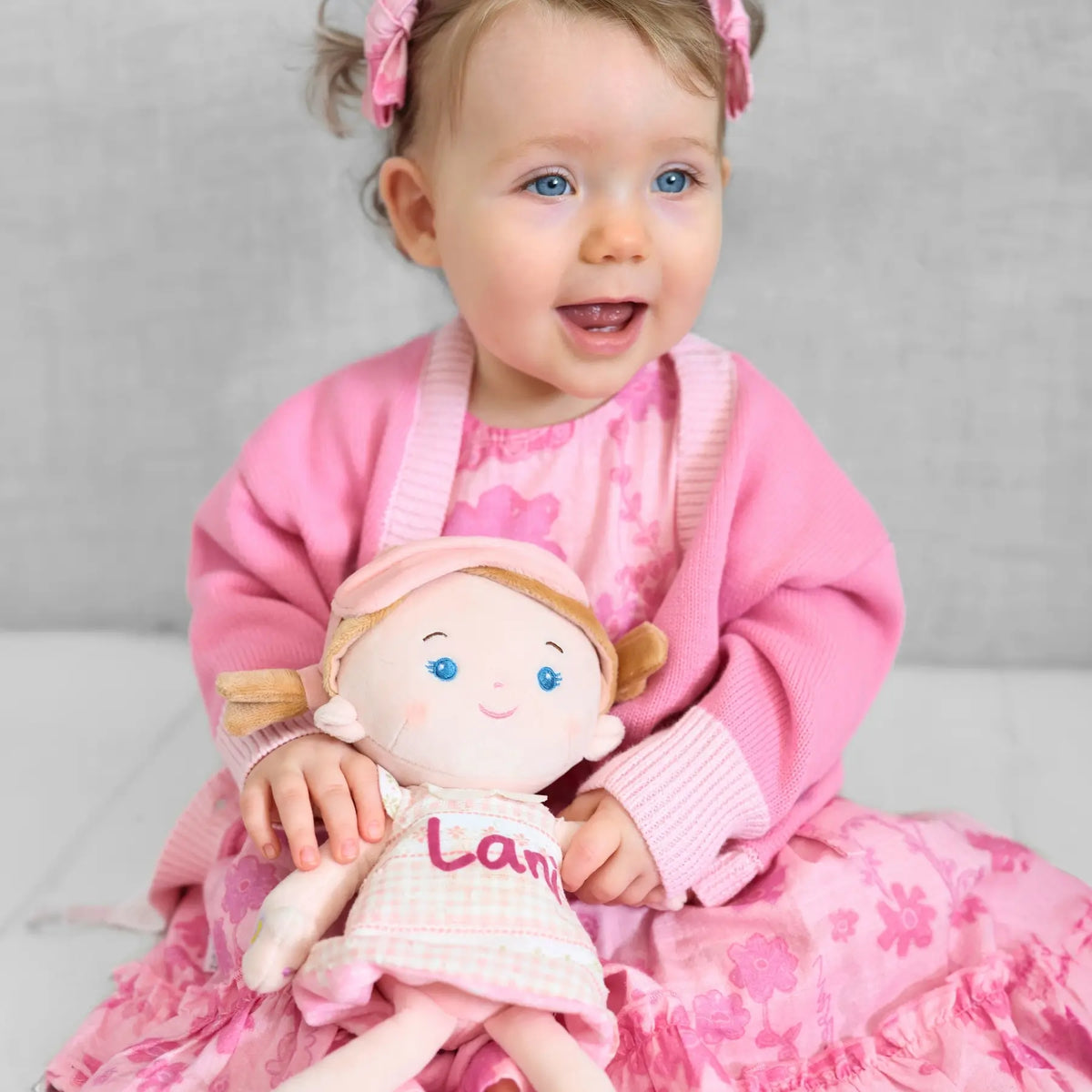 Personalized Day & Night Talking Sophie With Extra Outfit